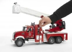 Bruder 2821 Brandweer Ladderwagen Mack-Granite 11 Bruder 2821 Brandweer Ladderwagen Mack-Granite -Indoor Speelgoed Winkel bruder brandweerladderwagen mack granite incl waterpomp 1 1