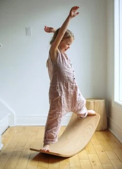 Balance Board Kinderfeets Wobbelboard In Kleur Whitewash 14 Balance Board Kinderfeets Wobbelboard In Kleur Whitewash -Indoor Speelgoed Winkel kinderboard natural 4