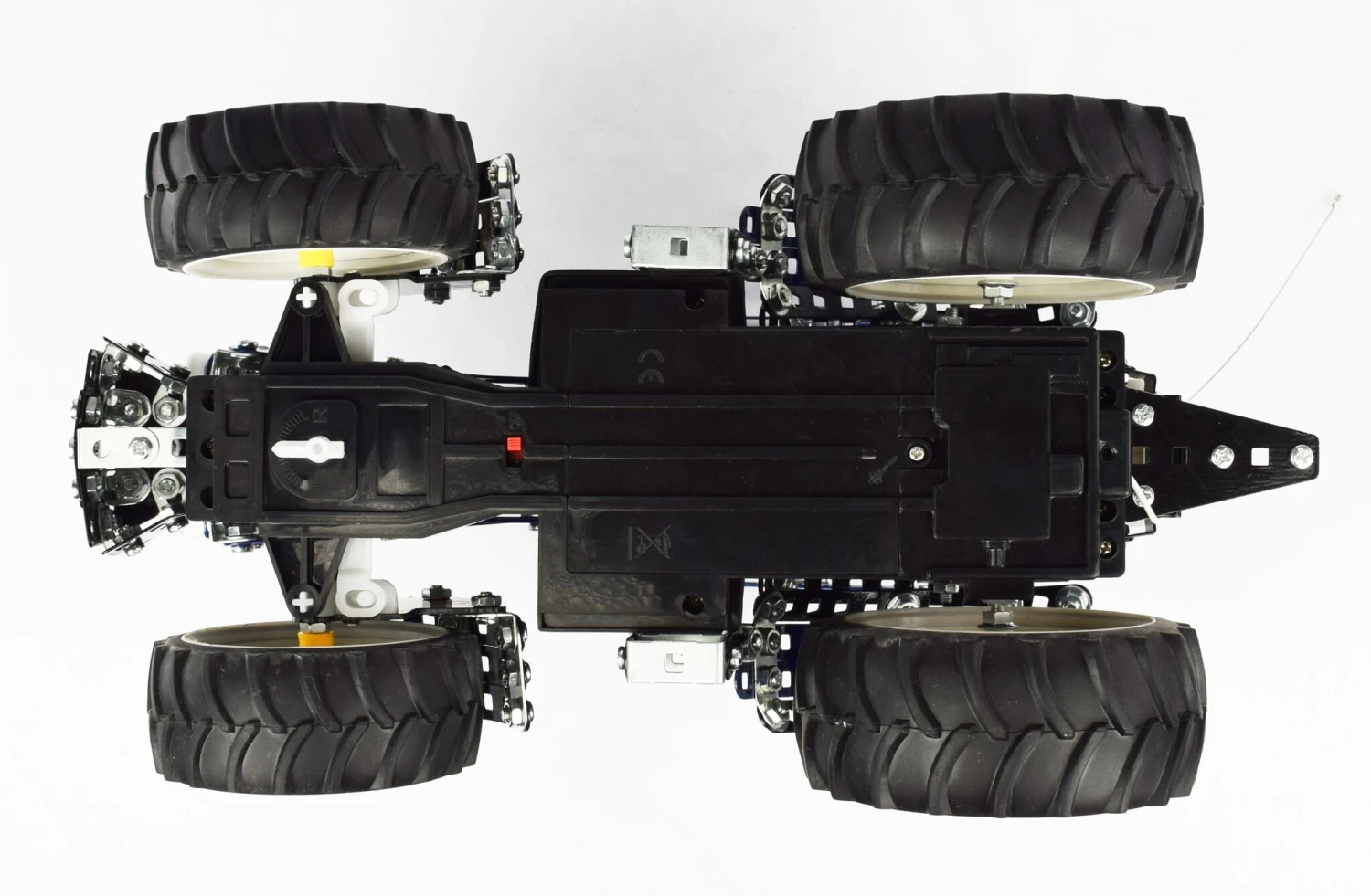 Tronico Profi Radiografisch Bestuurbare New Holland T8.390 – 1 : 16 10 Tronico Profi Radiografisch Bestuurbare New Holland T8.390 – 1 : 16 - Afbeelding 8