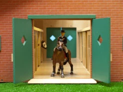 Kids-Globe Paardenstal Met 7 Boxen Kidsglobe -Indoor Speelgoed Winkel paardenstal kidsglobe 610595 1 1