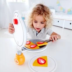 Mijn Eerste Wafelijzer – Hape My First Wafflemaker 12 Mijn Eerste Wafelijzer – Hape My First Wafflemaker -Indoor Speelgoed Winkel wafelijzer hape e3149 my first wafflemaker 3