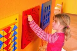 Wandpaneel Labyrinth -Indoor Speelgoed Winkel wandelement labyrinth beleduc 23610 1 1